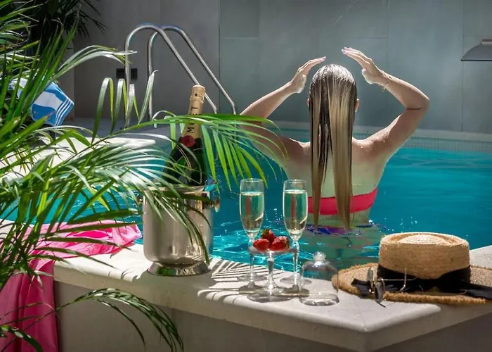 Apartment One B With Heated Private Pool