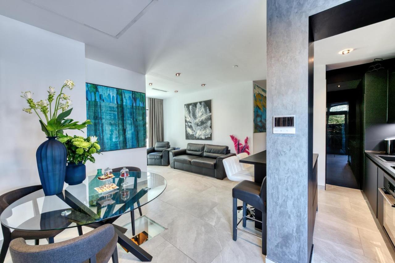 One B With Heated Private Pool Apartment *