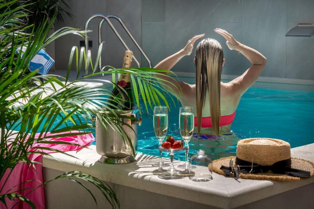 Apartment One B With Heated Private Pool *