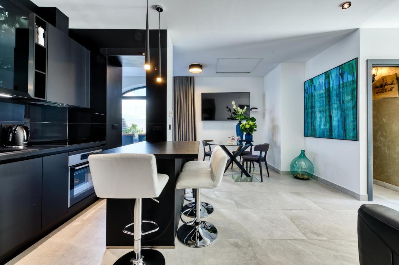 One B With Heated Private Pool Apartment *