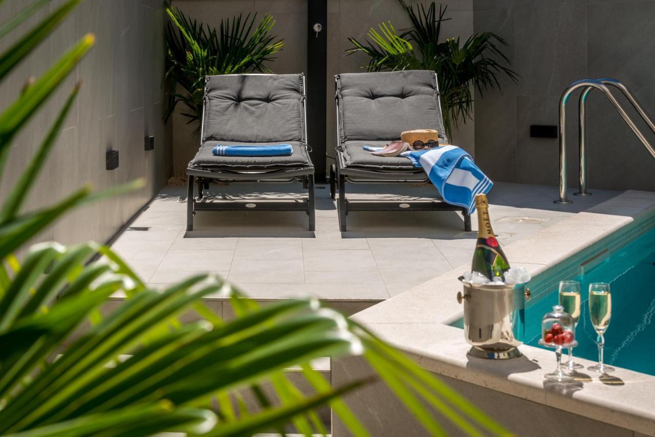 One B With Heated Private Pool Apartment *