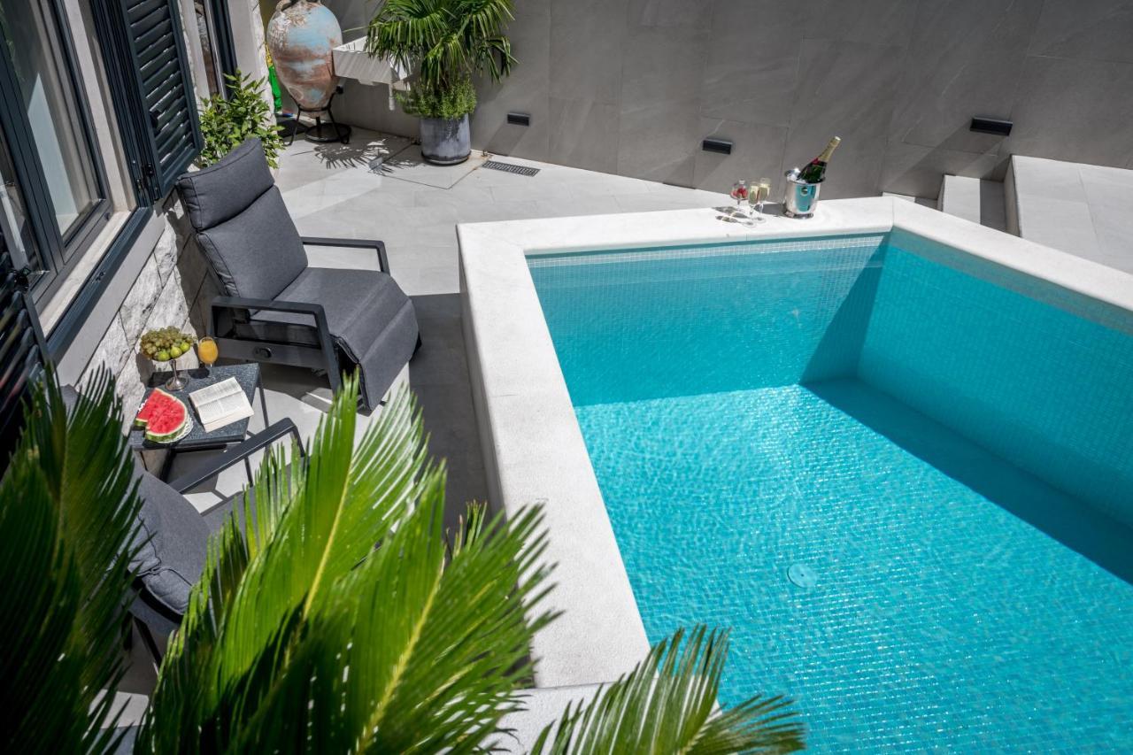 Apartment One B With Heated Private Pool *