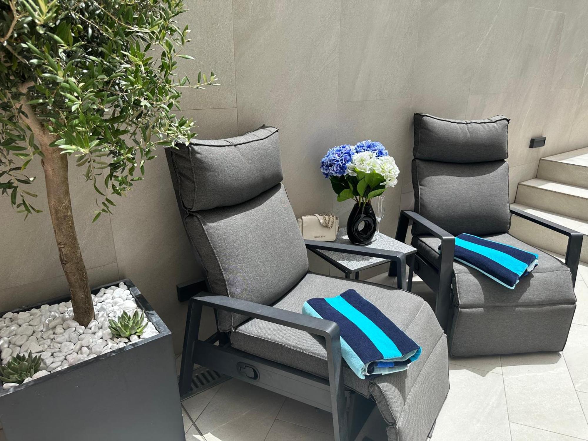 Apartment One B With Heated Private Pool *